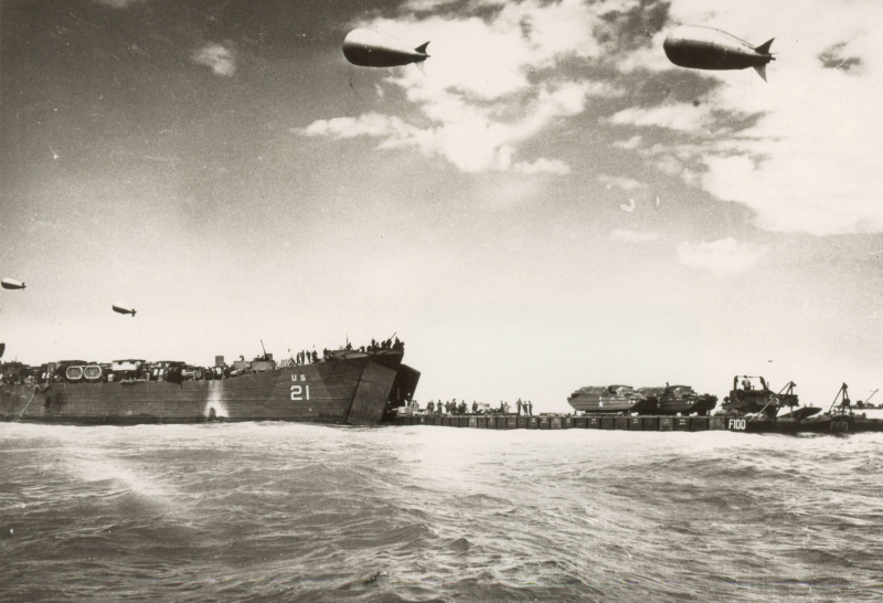 Illustration for article titled 12 Pieces of Tech That Turned the Tide At Normandy